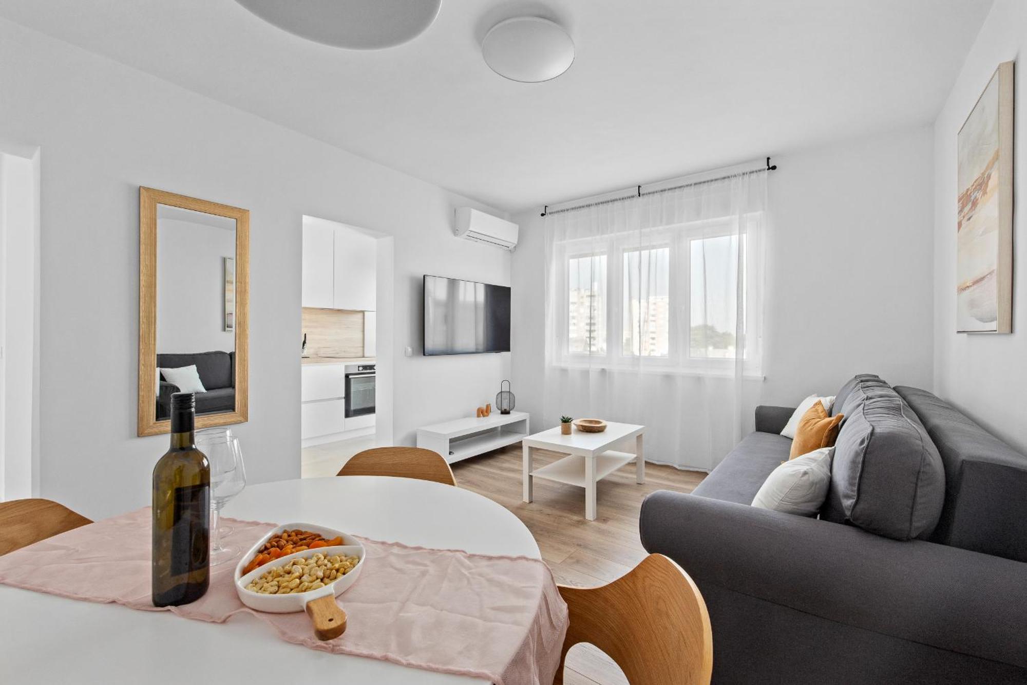 Apartment Jellyfish Pula Exterior photo